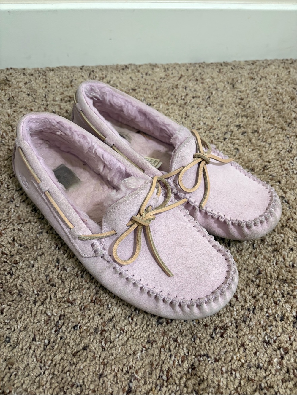 UGG Dakota Slippers Loafers Women’s Size 7, Pink